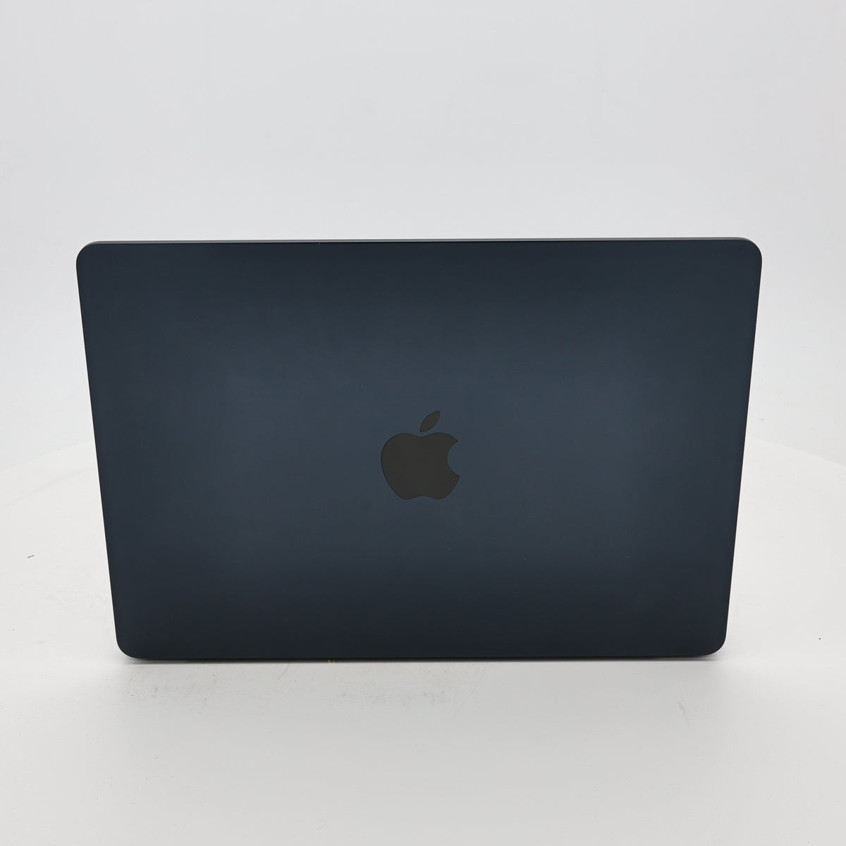 95新 Apple MacBook Air 22年 13寸 M2（8+8核） 8G RAM 256G SSD 午夜色