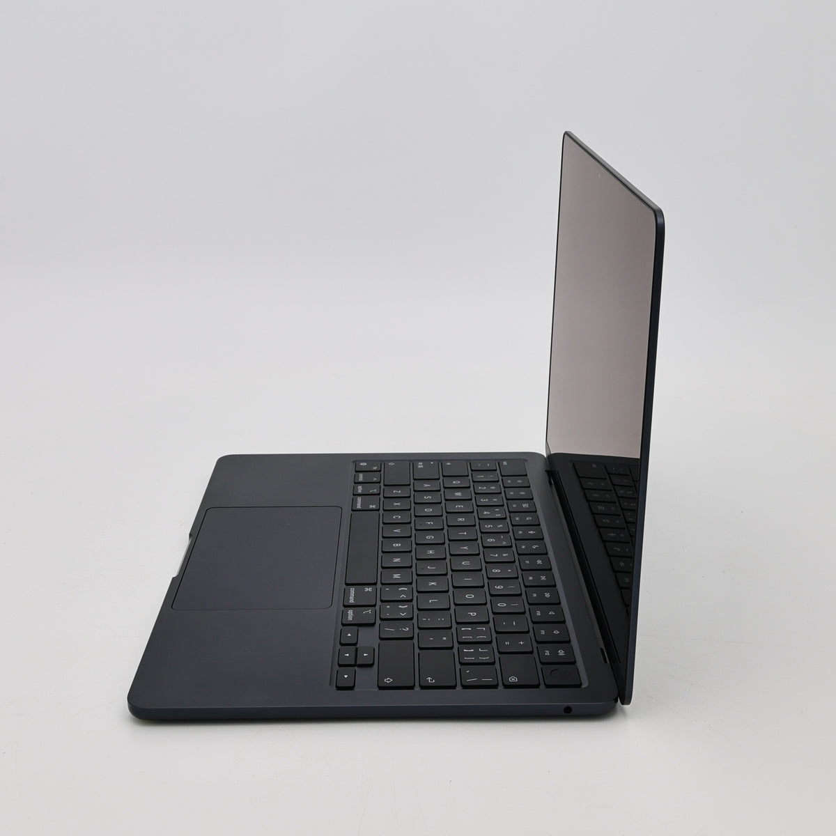 95新 Apple MacBook Air 22年 13寸 M2（8+8核） 8G RAM 256G SSD 午夜色