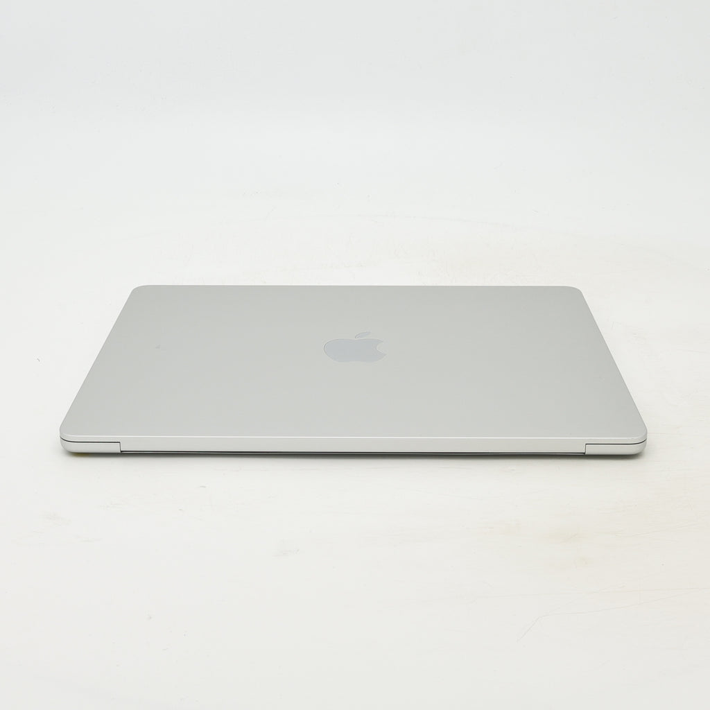 95新 Apple MacBook Air 22年 13寸 M2（8+8核） 8G RAM 256G SSD 銀色