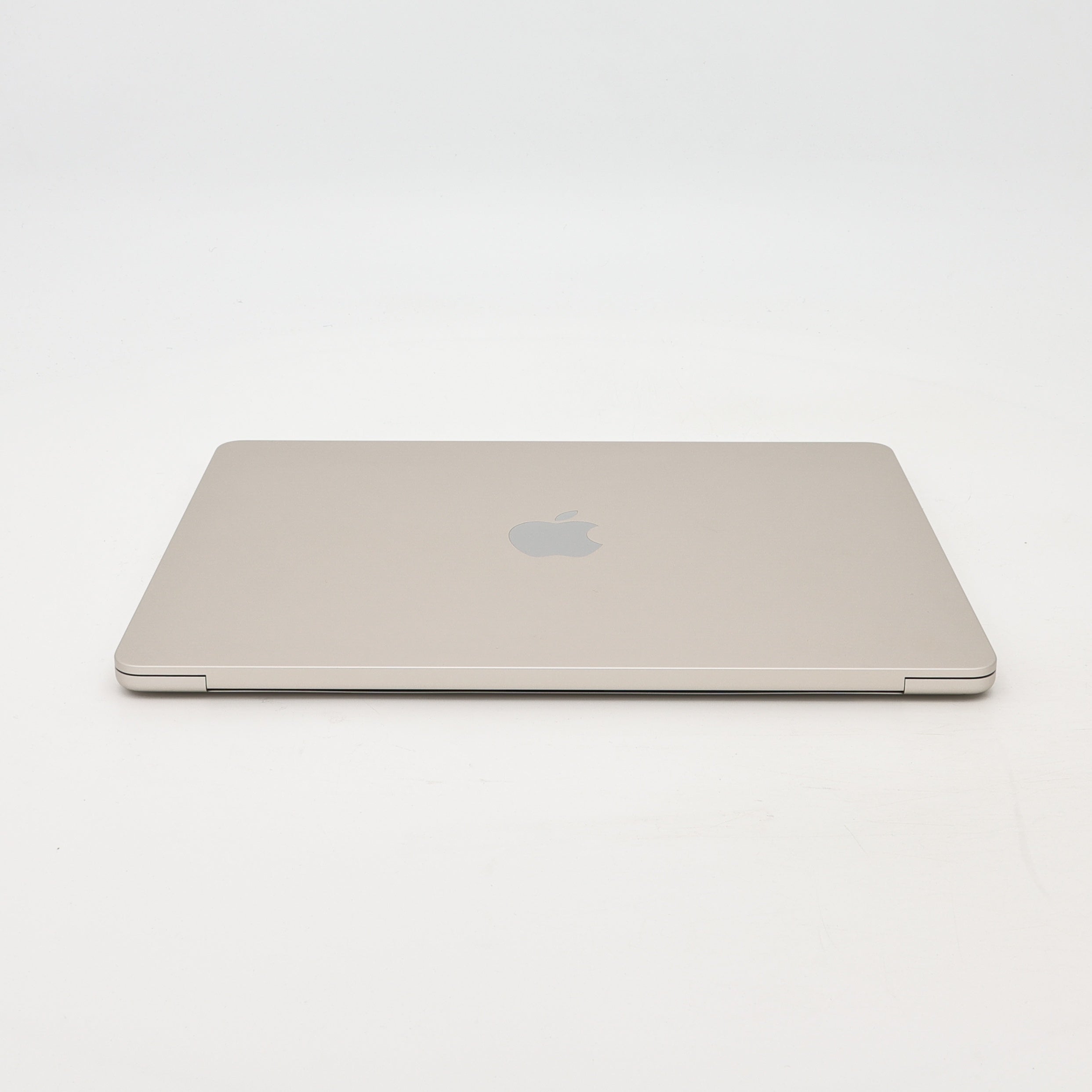 95新 Apple MacBook Air 22年 13寸 M2（8+8核） 8G RAM 256G SSD 星光色