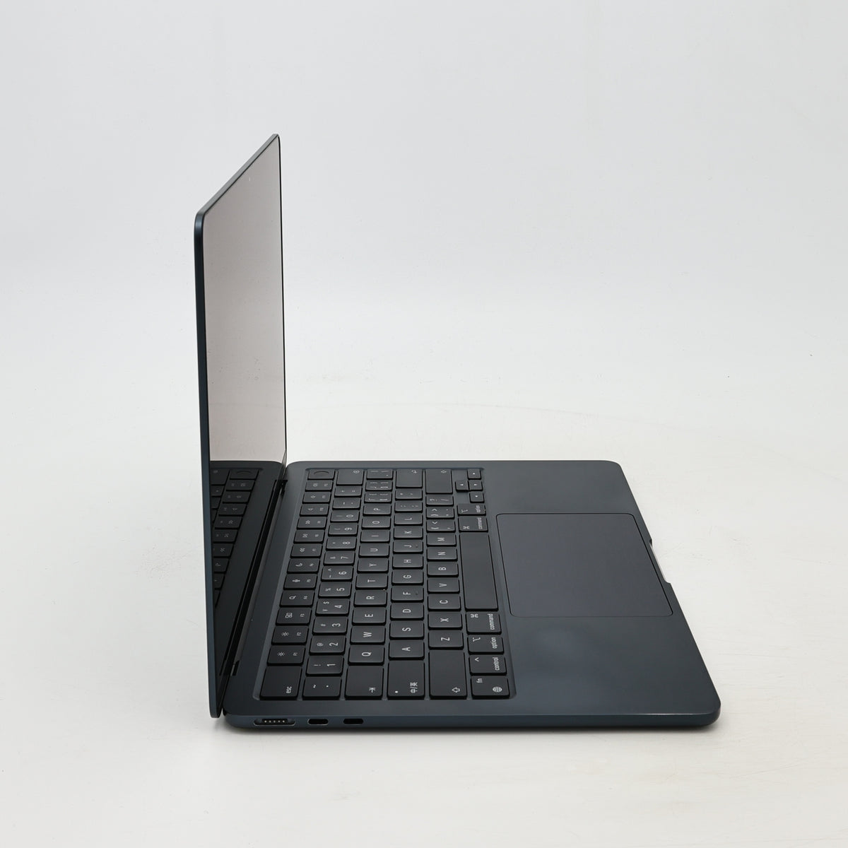 95新 Apple MacBook Air 22年 13寸 M2（8+10核） 16G RAM 256G SSD 午夜色