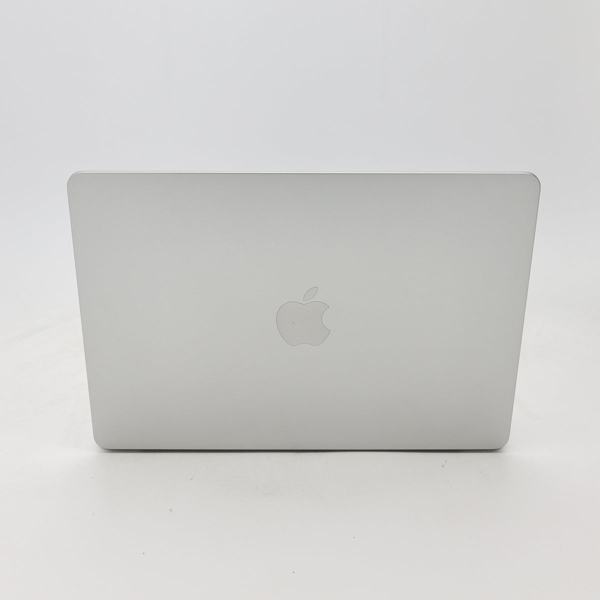 95新 Apple MacBook Air 22年 13寸 M2（8+10核） 8G RAM 512G SSD 銀色