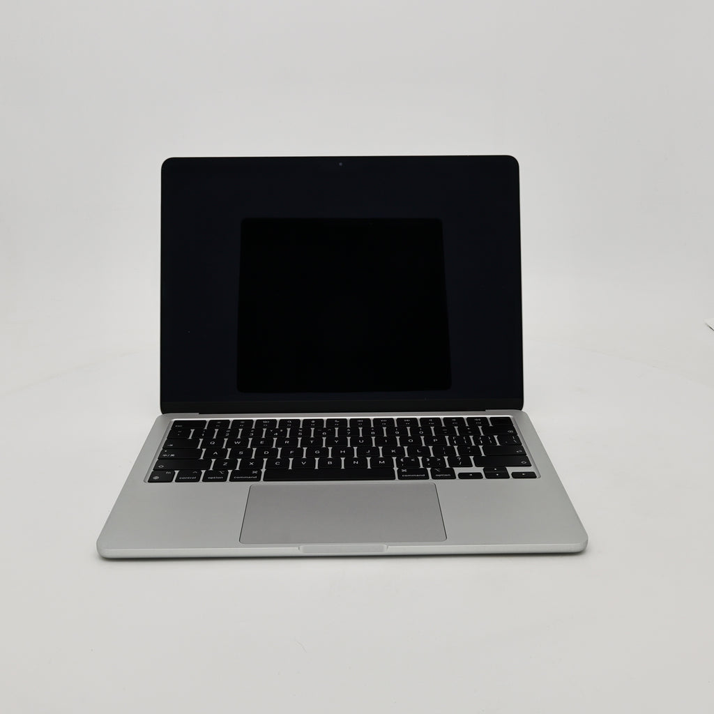 95新 Apple MacBook Air 22年 13寸 M2（8+10核） 8G RAM 512G SSD 銀色