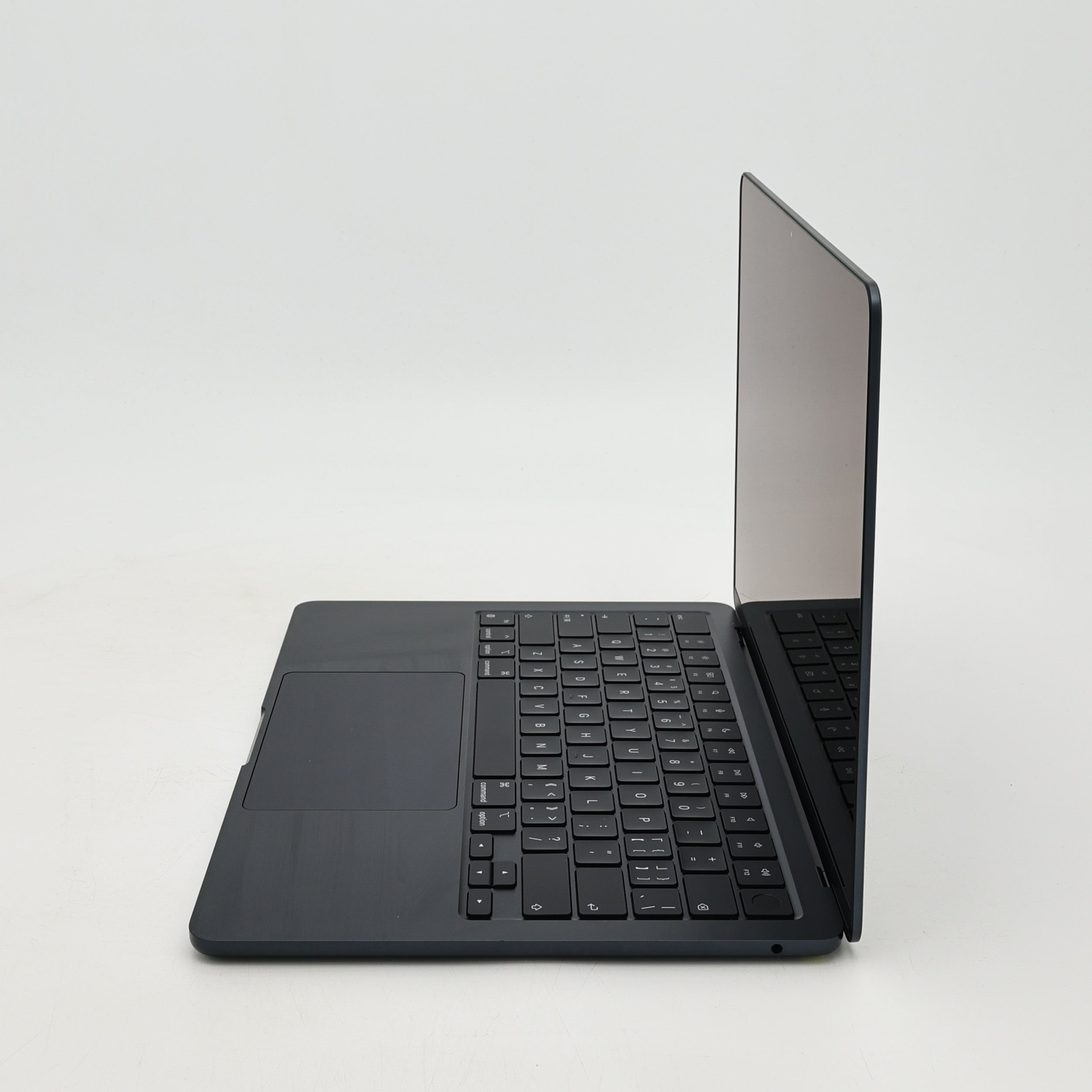 99新 Apple MacBook Air 22年 13寸 M2（8+10核） 8G RAM 512G SSD 午夜色