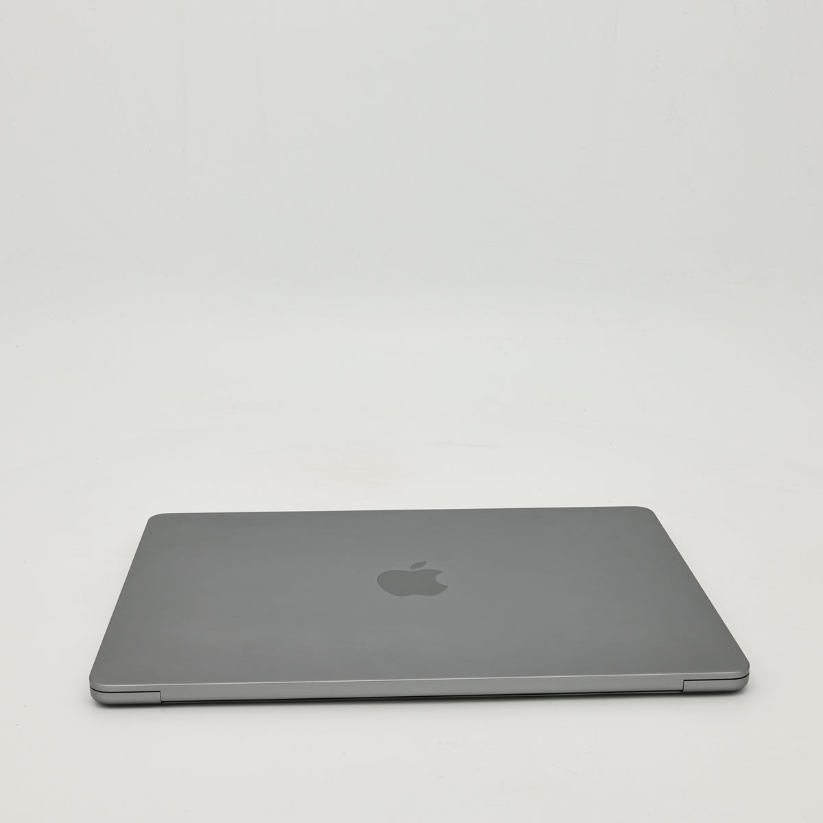 95新 Apple MacBook Air 22年 13寸 M2（8+8核） 8G RAM 256G SSD 深空灰色