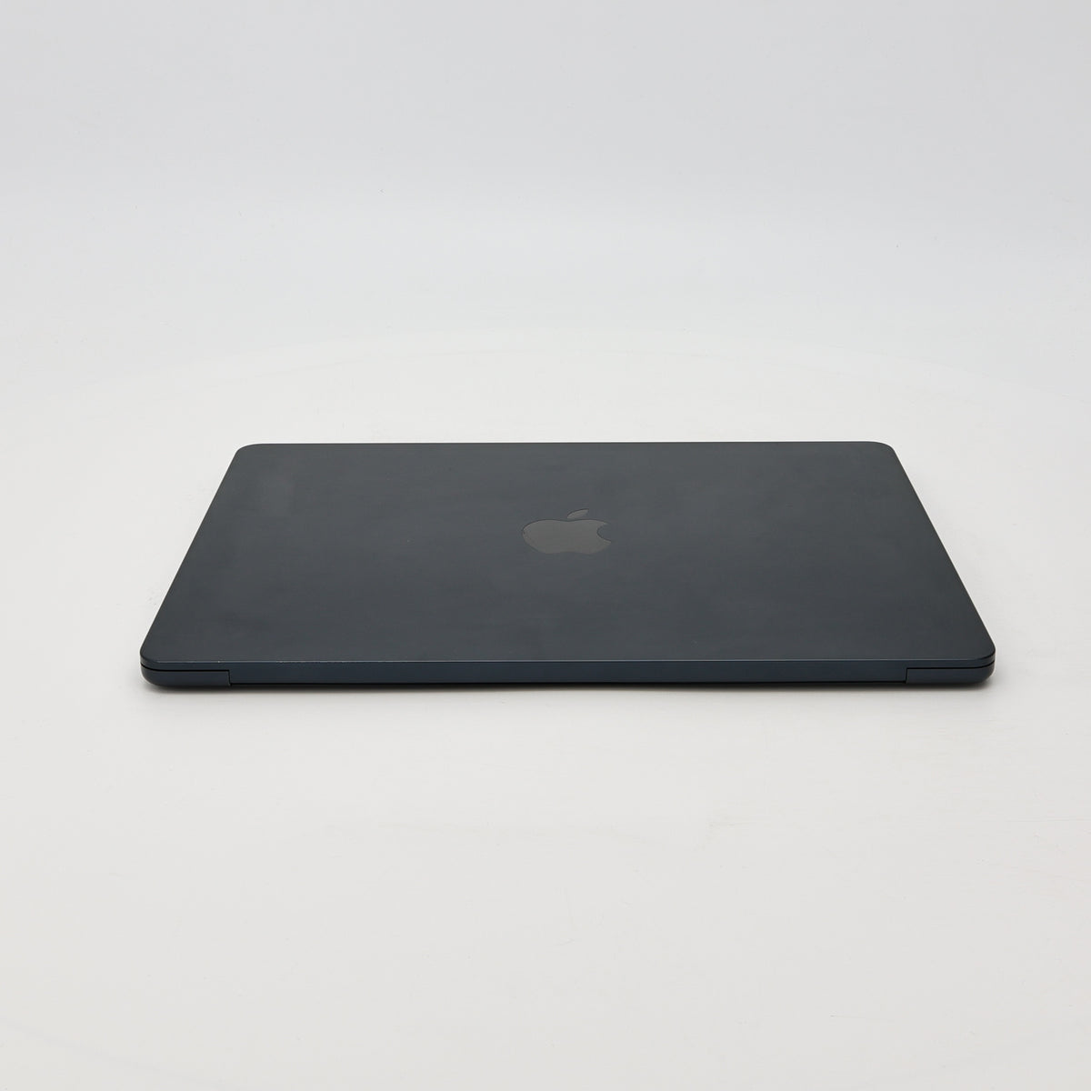 95新 Apple MacBook Air 22年 13寸 M2（8+8核） 8G RAM 256G SSD 午夜色