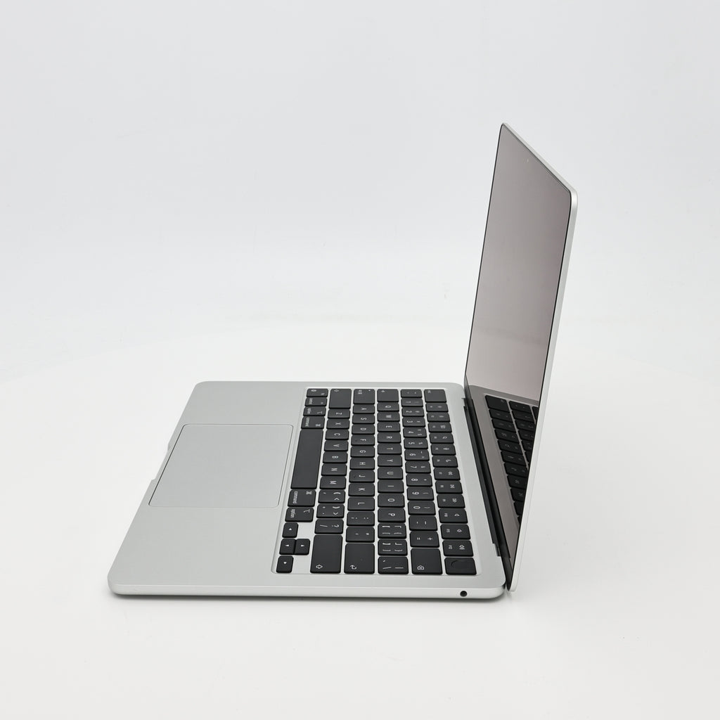 99新 Apple MacBook Air 22年 13寸 M2（8+8核） 8G RAM 256G SSD 銀色