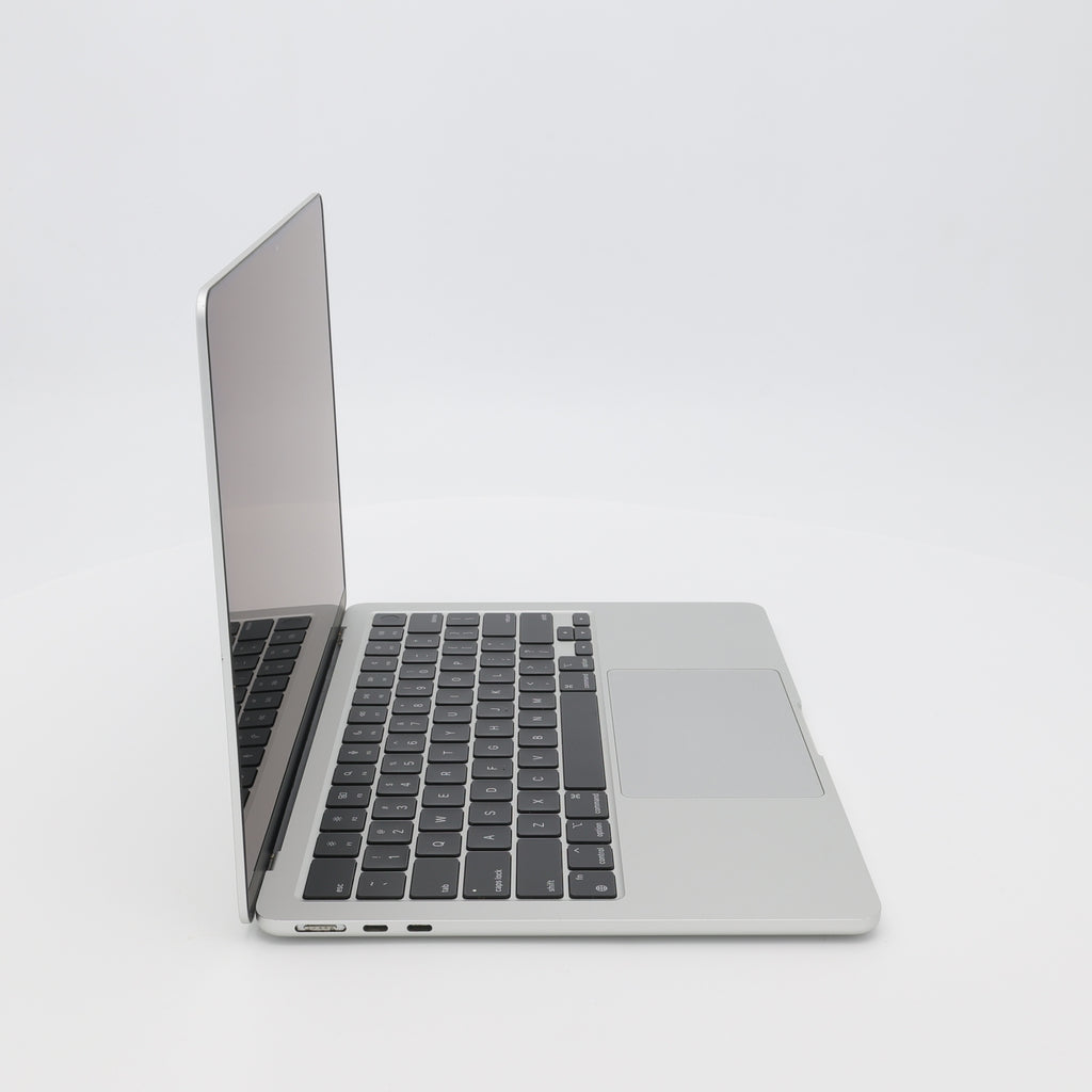 95新 Apple MacBook Air 22年 13寸 M2（8+8核） 8G RAM 256G SSD 銀色