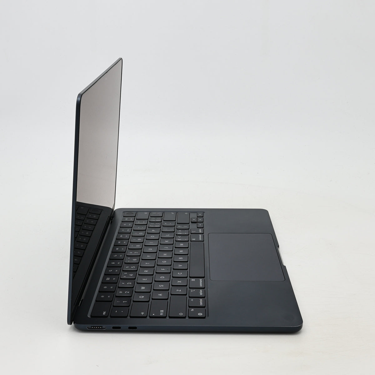 95新 Apple MacBook Air 22年 13寸 M2（8+8核） 8G RAM 256G SSD 午夜色