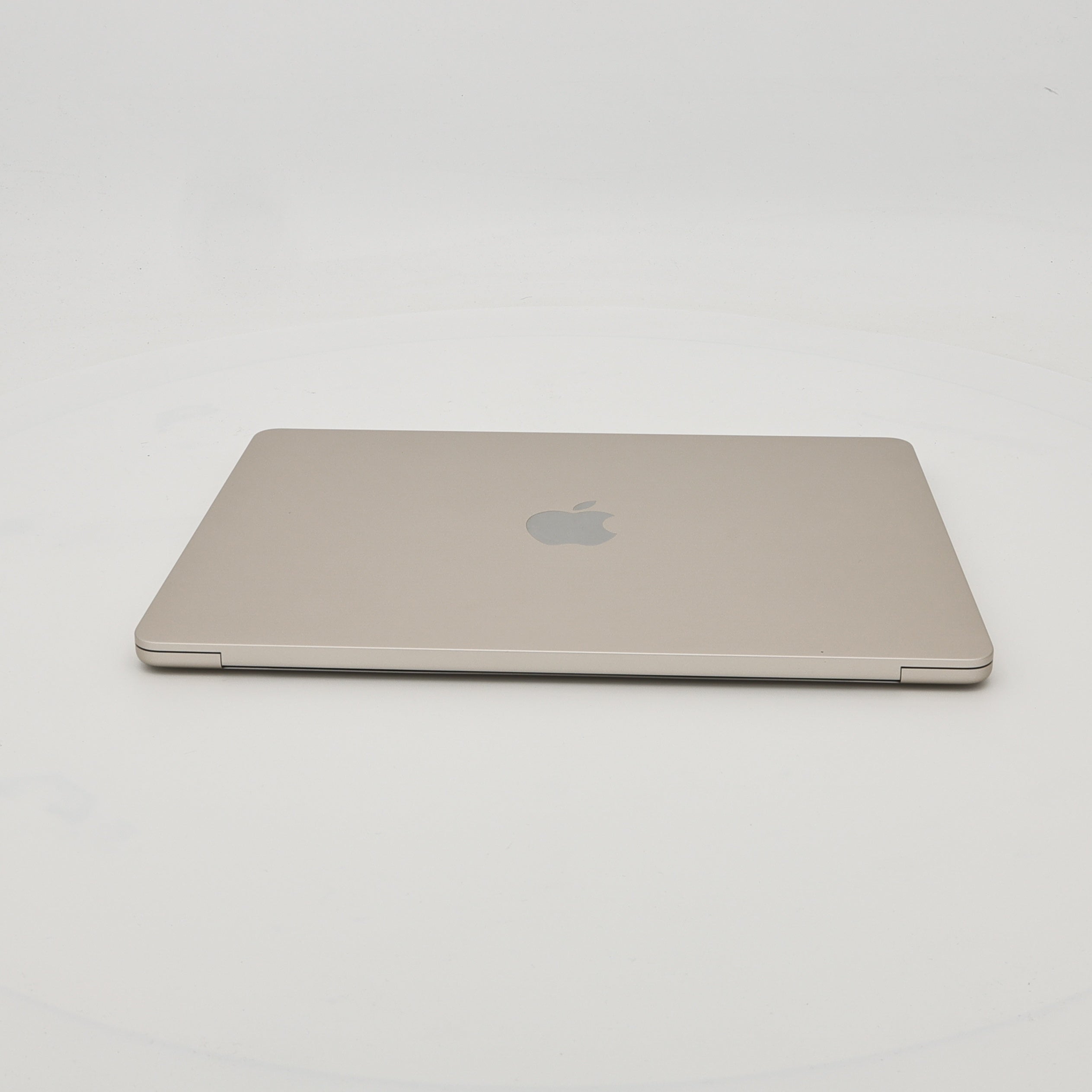 99新 Apple MacBook Air 22年 13寸 M2（8+8核） 16G RAM 256G SSD 星光色