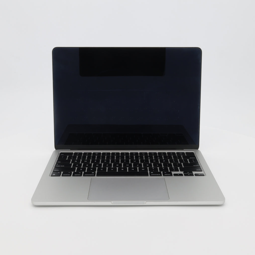 95新 Apple MacBook Air 22年 13寸 M2（8+8核） 8G RAM 256G SSD 銀色