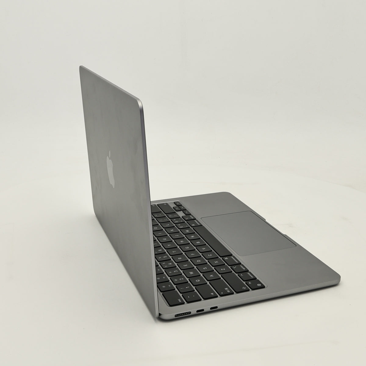 95新 Apple MacBook Air 24年 13寸 M3（8+8核） 8G RAM 256G SSD 深空灰色