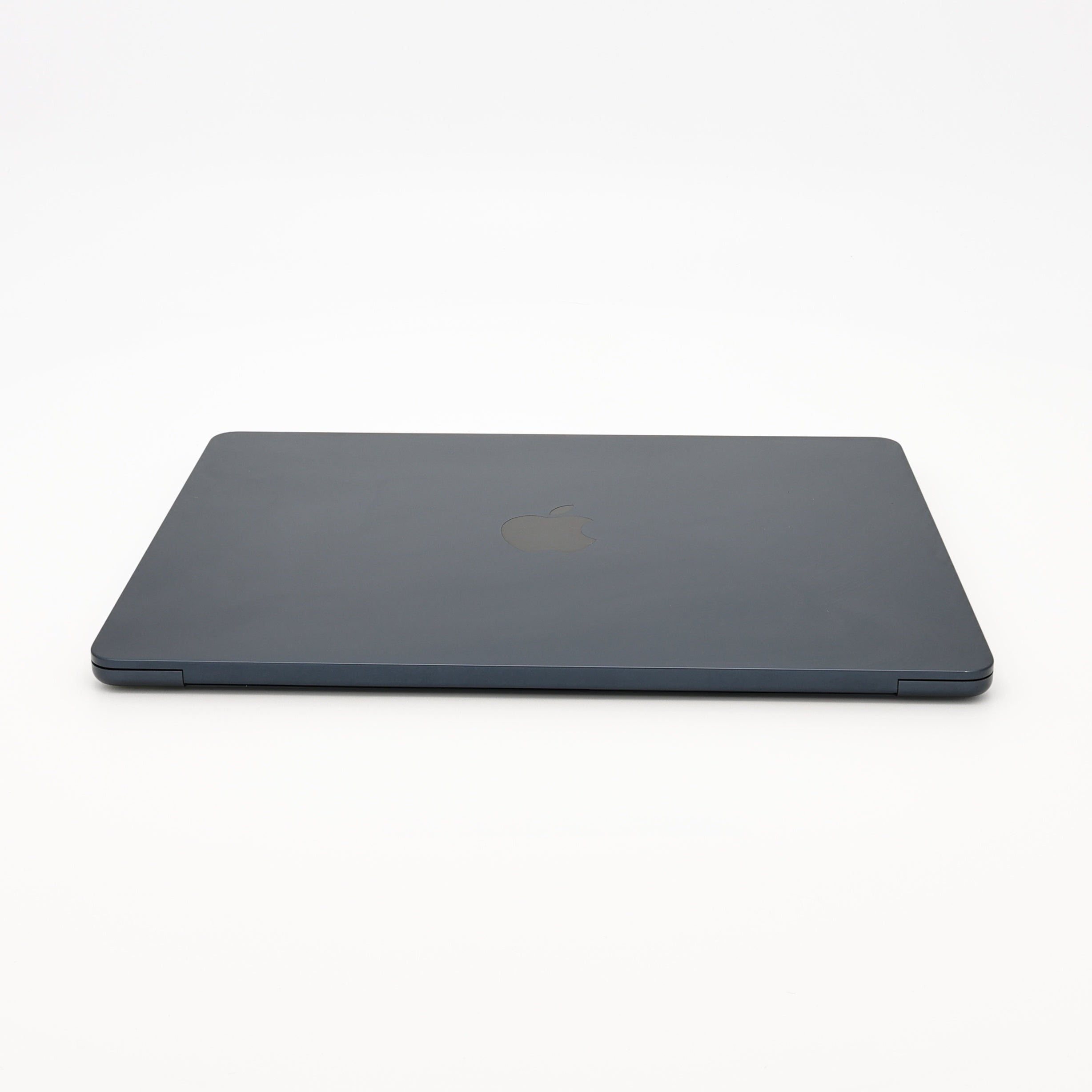 95新 Apple MacBook Air 22年 13寸 M2（8+8核） 16G RAM 256G SSD 午夜色