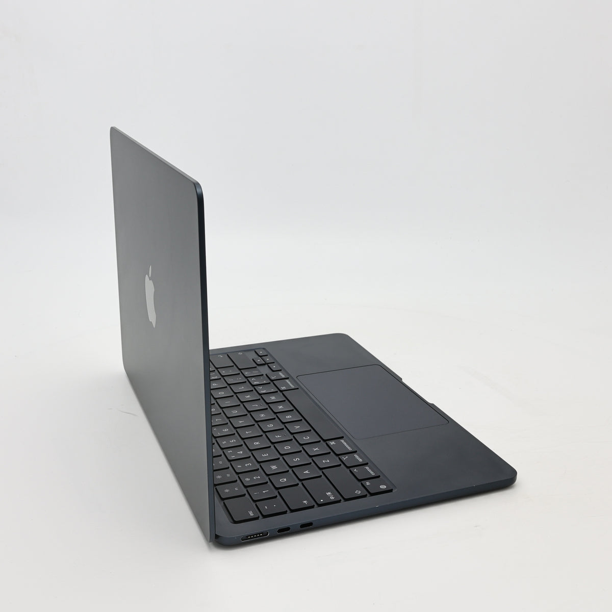 95新 Apple MacBook Air 22年 13寸 M2（8+8核） 8G RAM 256G SSD 午夜色