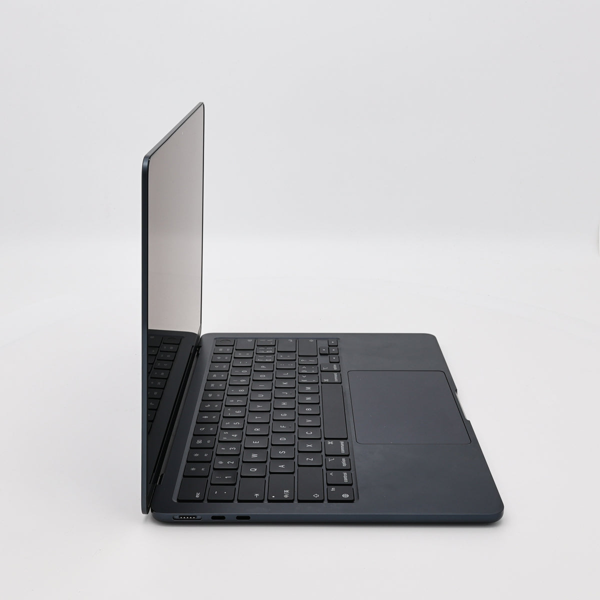 95新 Apple MacBook Air 24年 13寸 M3（8+8核） 8G RAM 256G SSD 午夜色