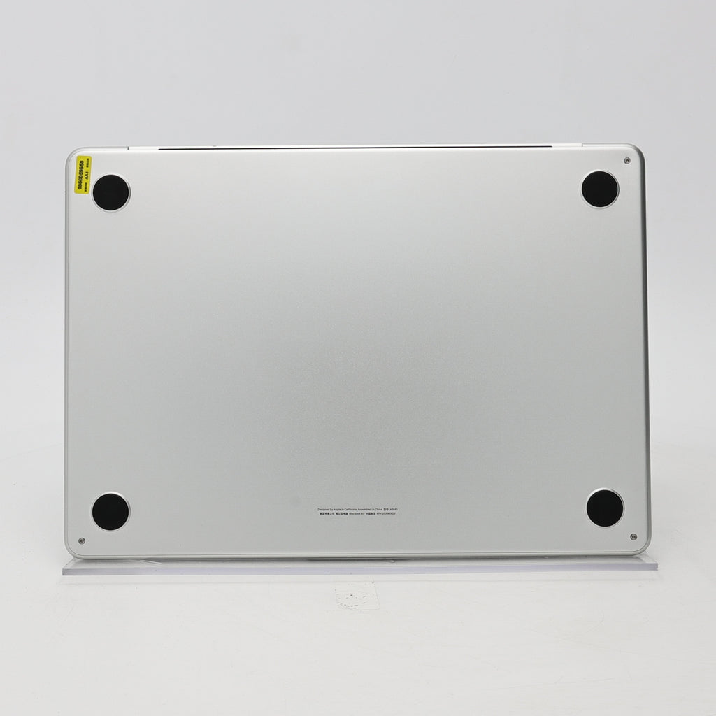 95新 Apple MacBook Air 22年 13寸 M2（8+8核） 16G RAM 256G SSD 銀色