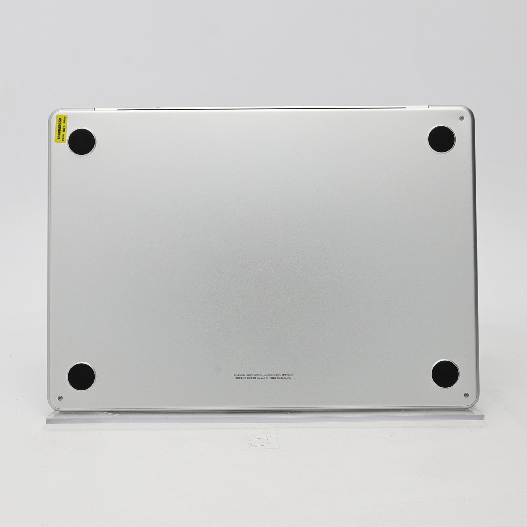 95新 Apple MacBook Air 22年 13寸 M2（8+8核） 16G RAM 256G SSD 銀色
