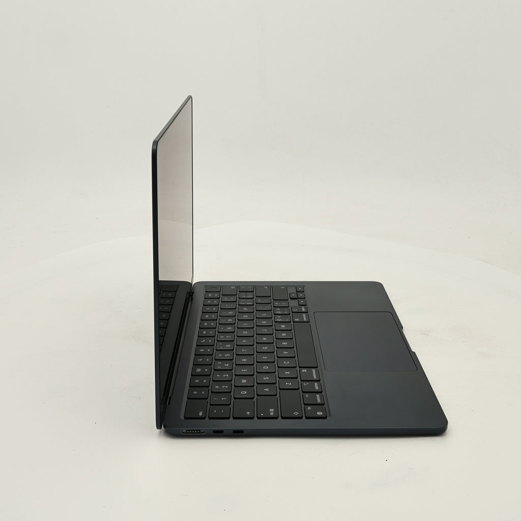 95新 Apple MacBook Air 22年 13寸 M2（8+8核） 8G RAM 256G SSD 午夜色