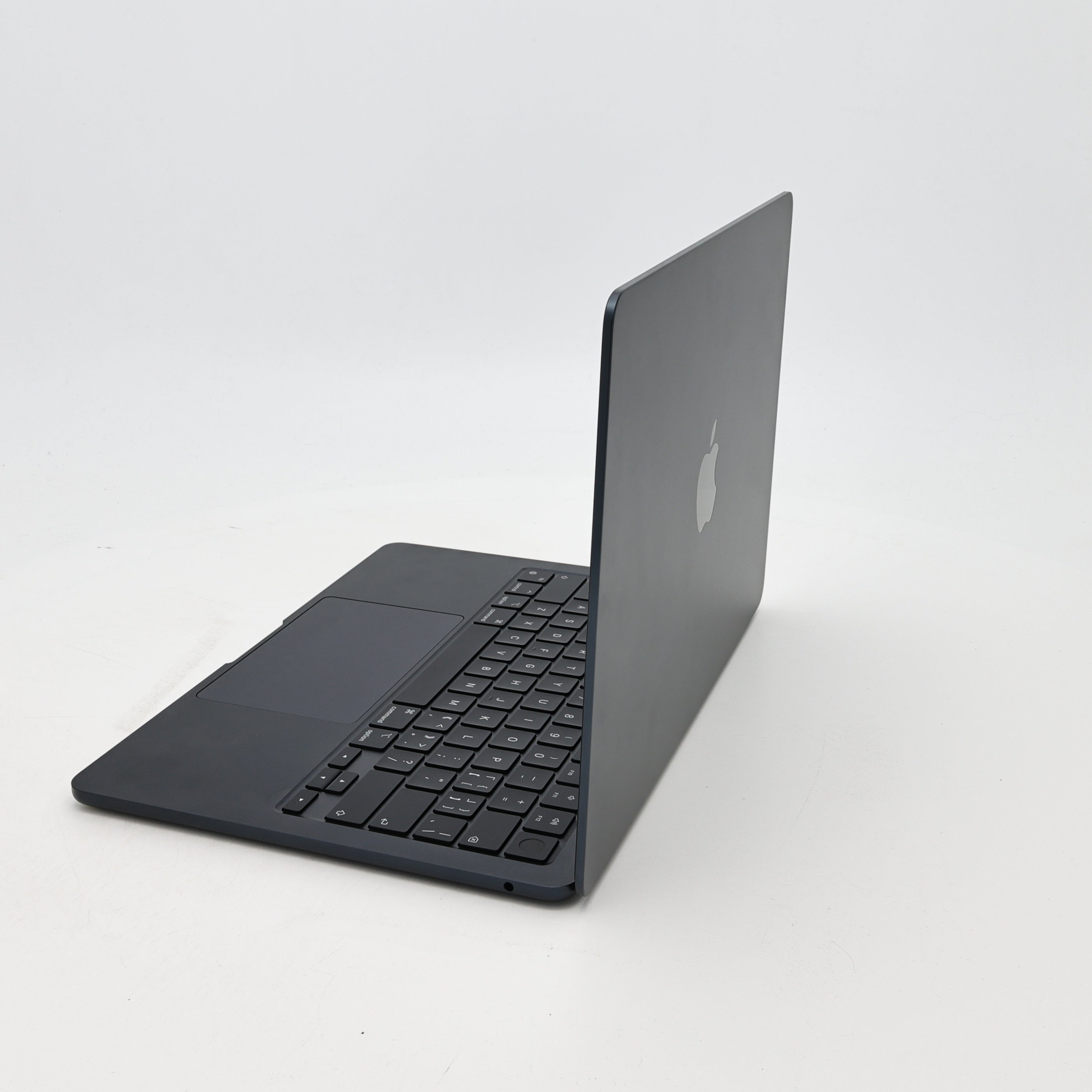 95新 Apple MacBook Air 22年 13寸 M2（8+8核） 8G RAM 256G SSD 午夜色