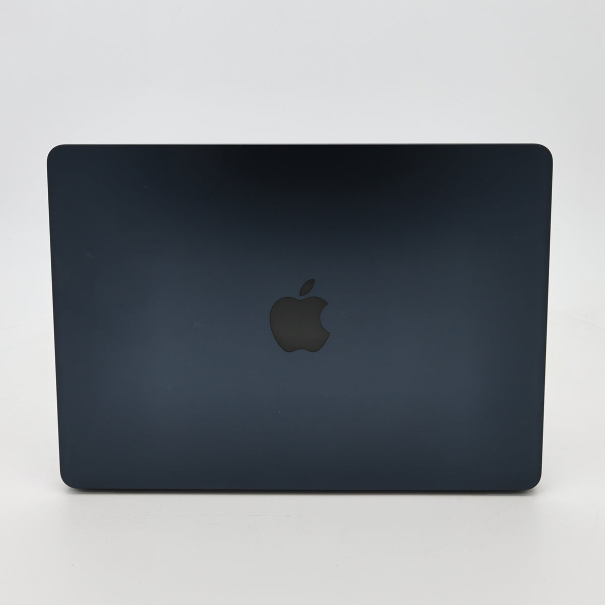 95新 Apple MacBook Air 22年 13寸 M2（8+8核） 8G RAM 256G SSD 午夜色