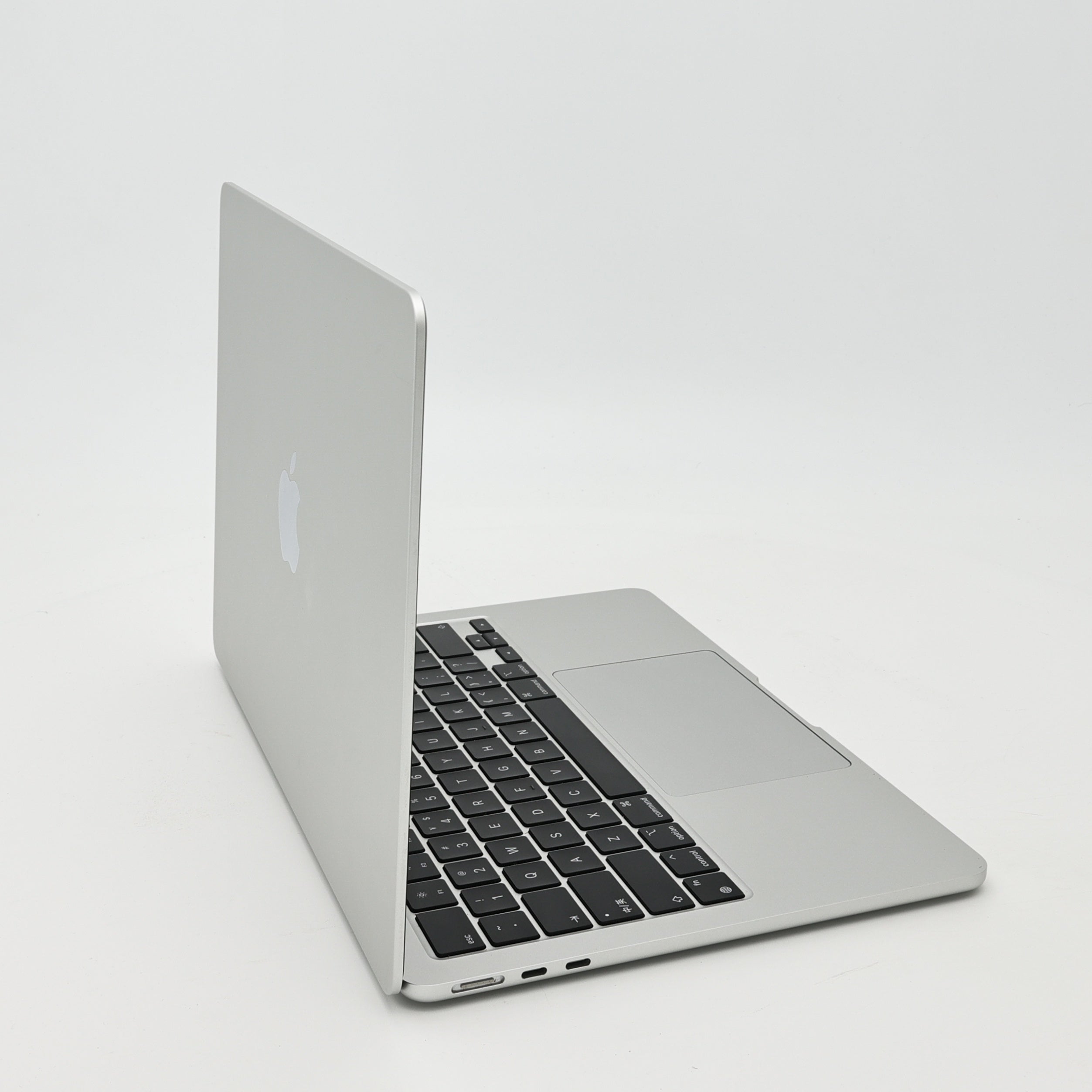 95新 Apple MacBook Air 22年 13寸 M2（8+8核） 16G RAM 256G SSD 銀色