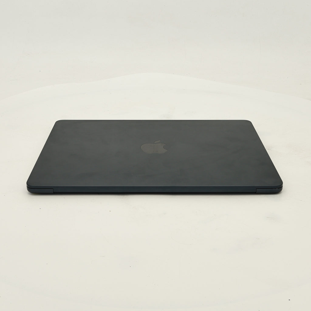 95新 Apple MacBook Air 22年 13寸 M2（8+8核） 8G RAM 256G SSD 午夜色