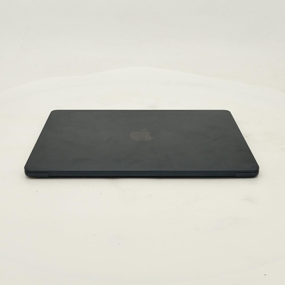 95新 Apple MacBook Air 22年 13寸 M2（8+8核） 8G RAM 256G SSD 午夜色