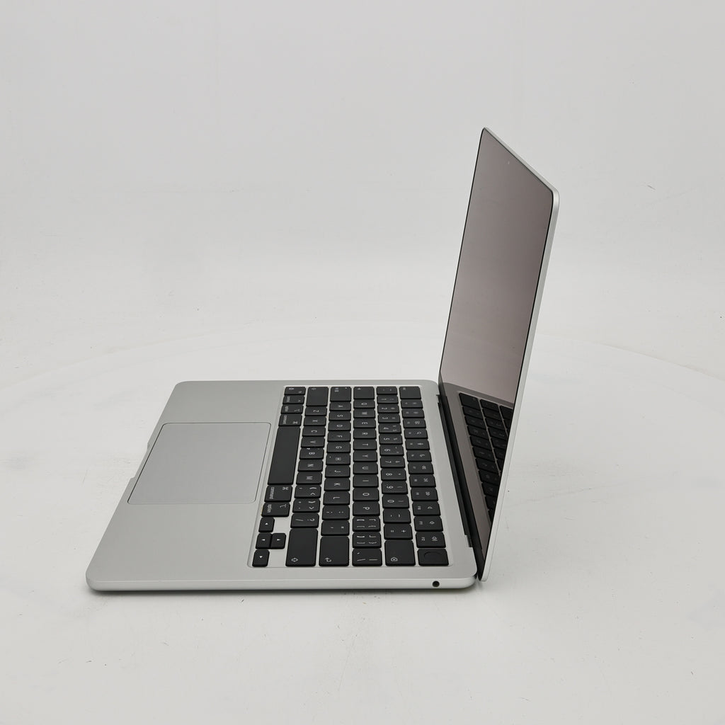 95新 Apple MacBook Air 22年 13寸 M2（8+8核） 8G RAM 256G SSD 銀色