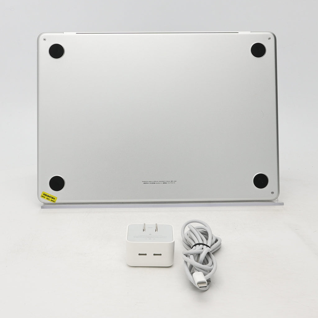 95新 Apple MacBook Air 22年 13寸 M2（8+8核） 8G RAM 256G SSD 銀色