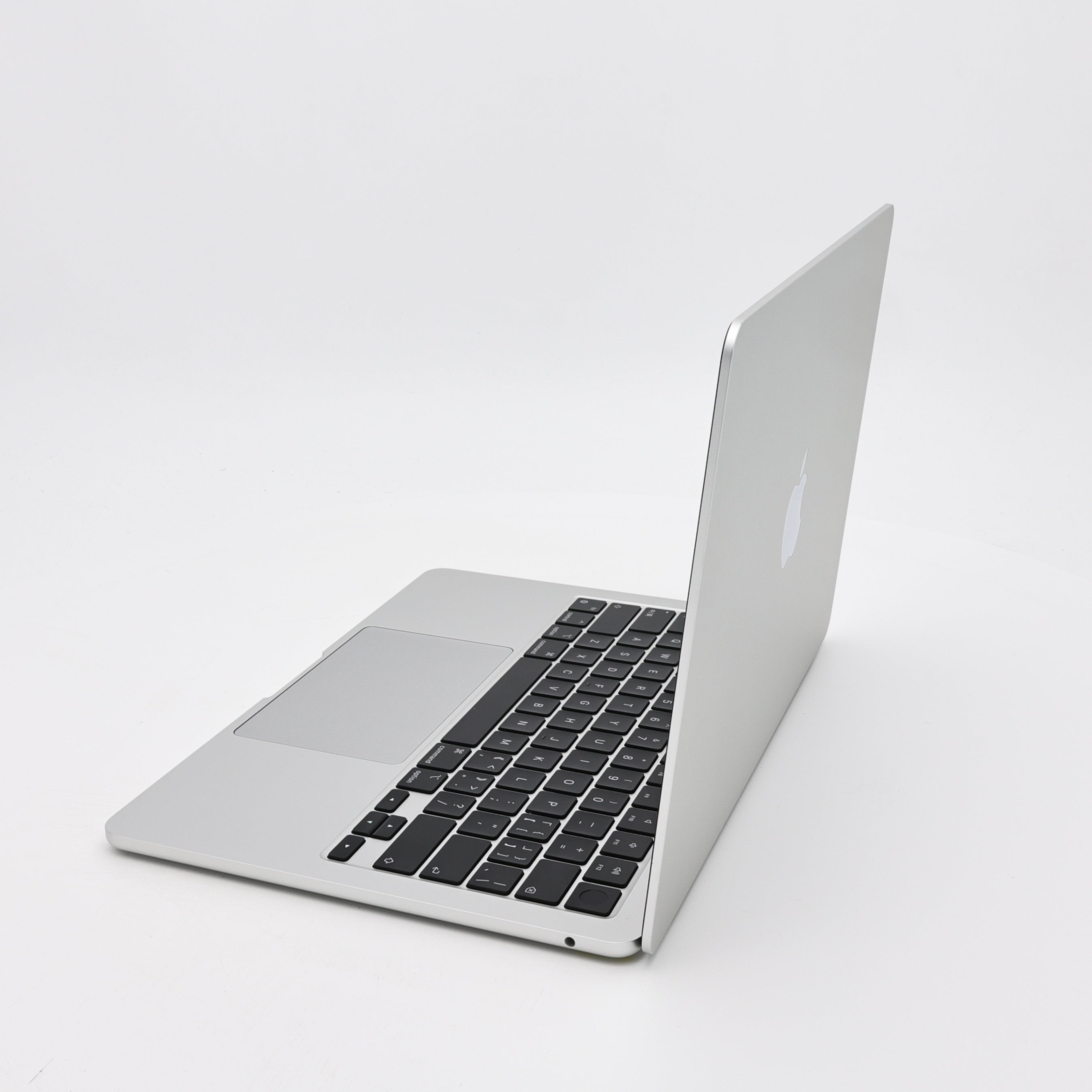 95新 Apple MacBook Air 22年 13寸 M2（8+10核） 8G RAM 512G SSD 銀色