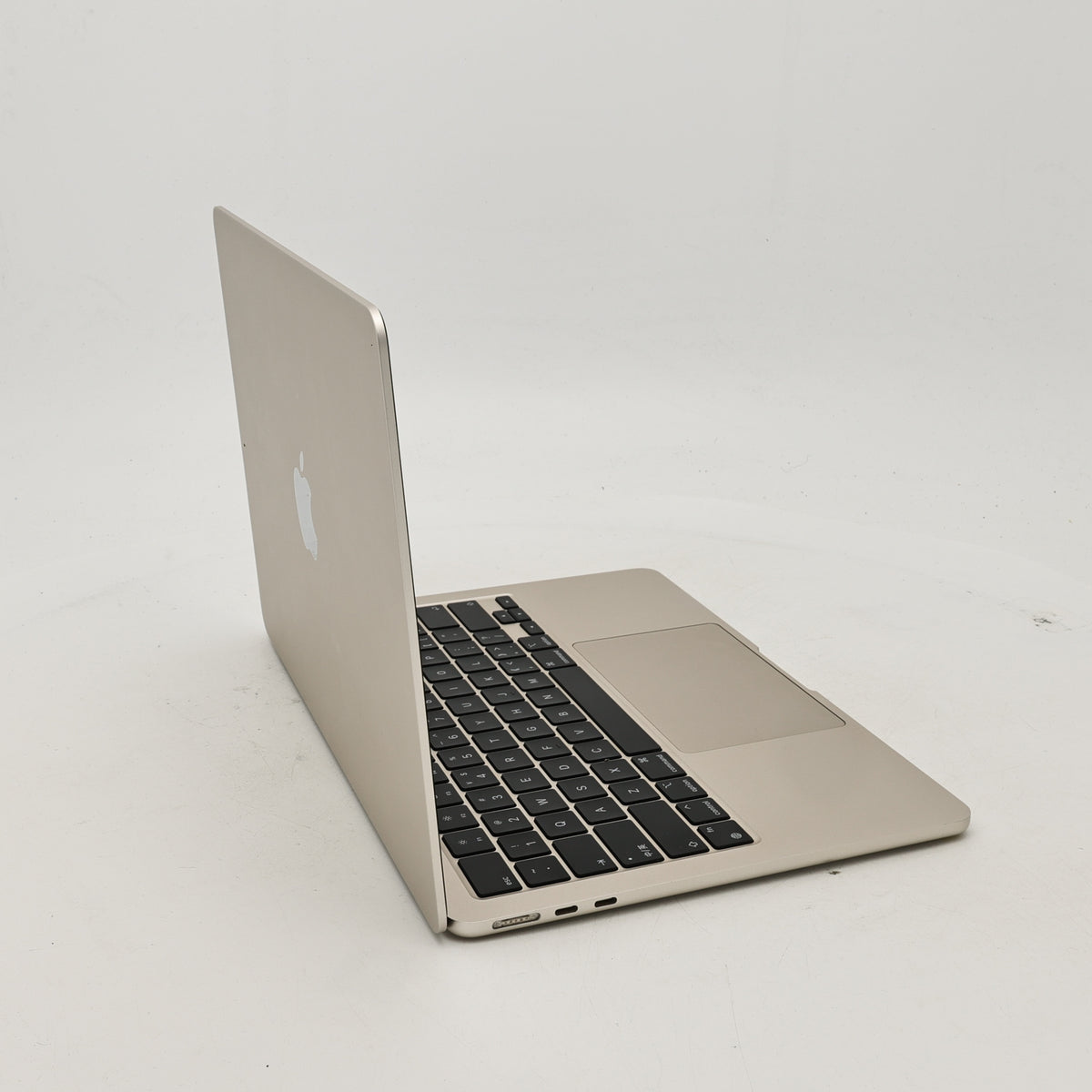95新 Apple MacBook Air 22年 13寸 M2（8+8核） 8G RAM 256G SSD 星光色