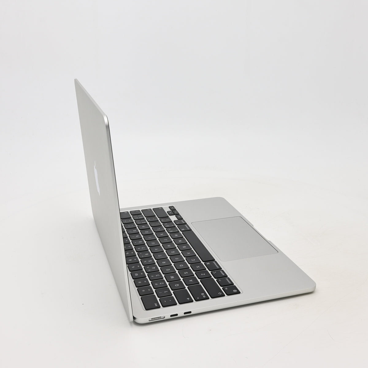 95新 Apple MacBook Air 22年 13寸 M2（8+8核） 8G RAM 512G SSD 銀色