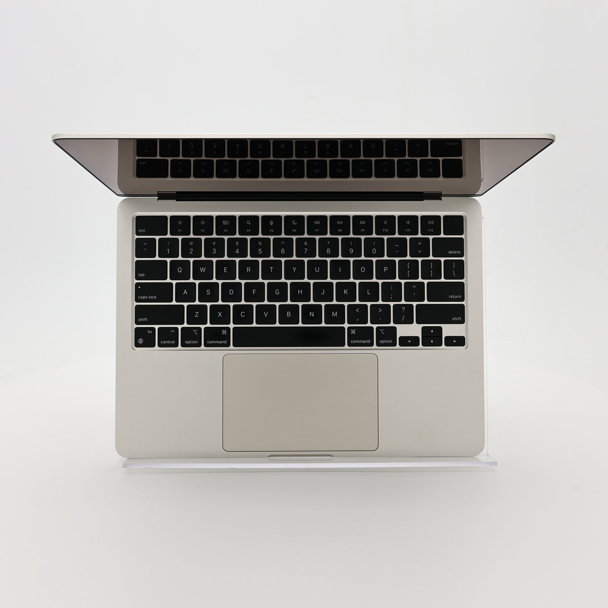 95新 Apple MacBook Air 22年 13寸 M2（8+10核） 8G RAM 512G SSD 星光色