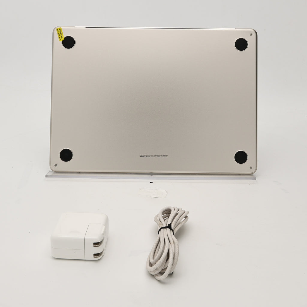 95新 Apple MacBook Air 22年 13寸 M2（8+8核） 8G RAM 256G SSD 星光色