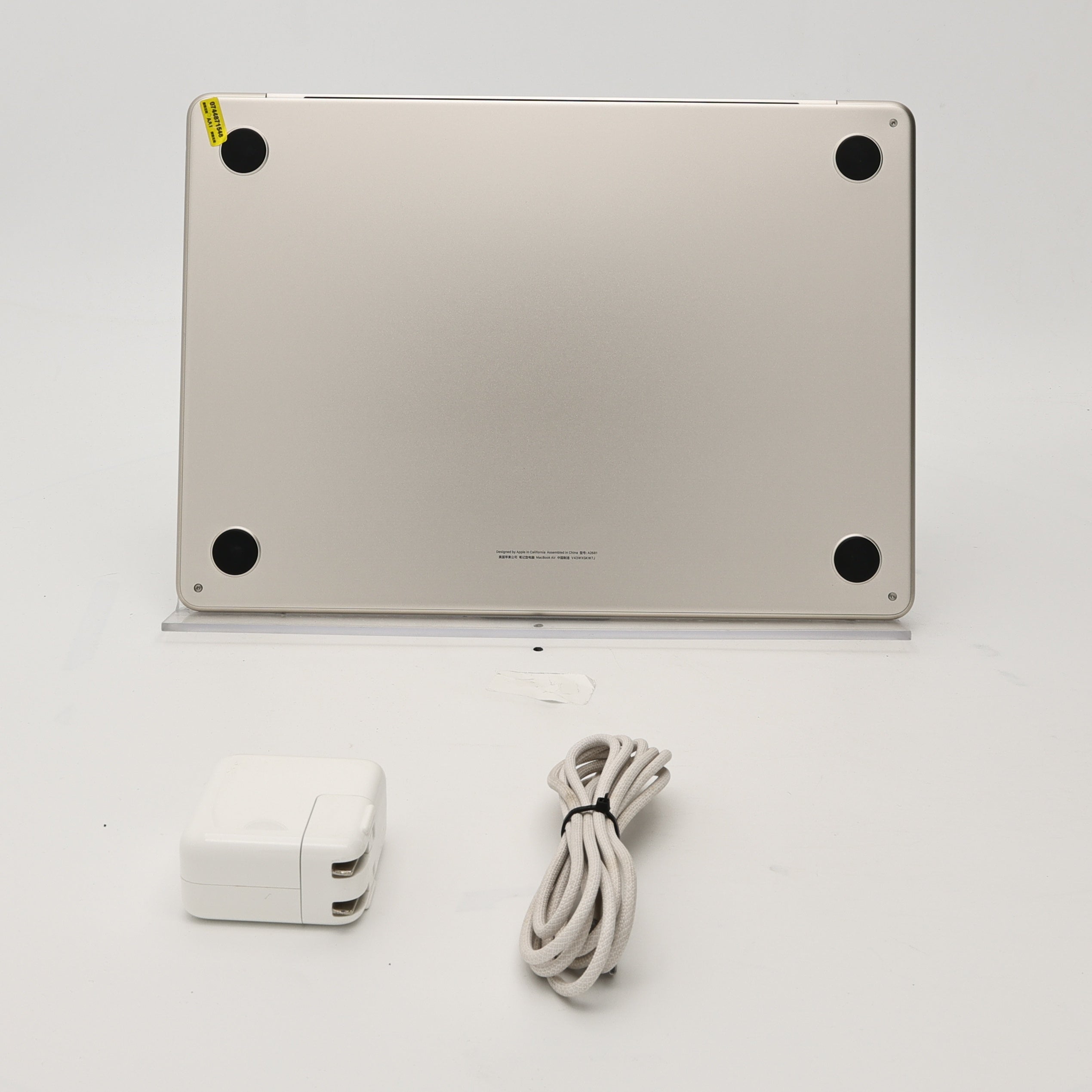 95新 Apple MacBook Air 22年 13寸 M2（8+8核） 8G RAM 256G SSD 星光色