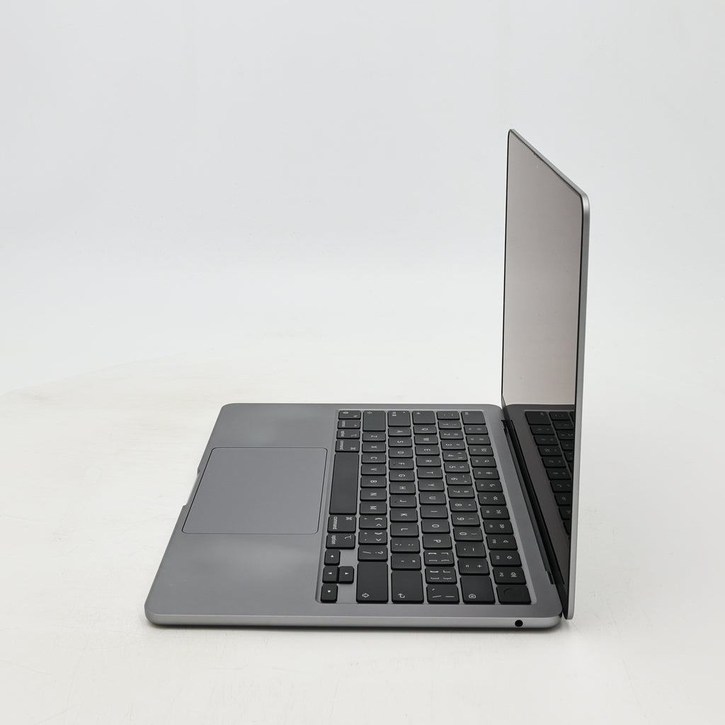 95新 Apple MacBook Air 22年 13寸 M2（8+8核） 8G RAM 256G SSD 深空灰色