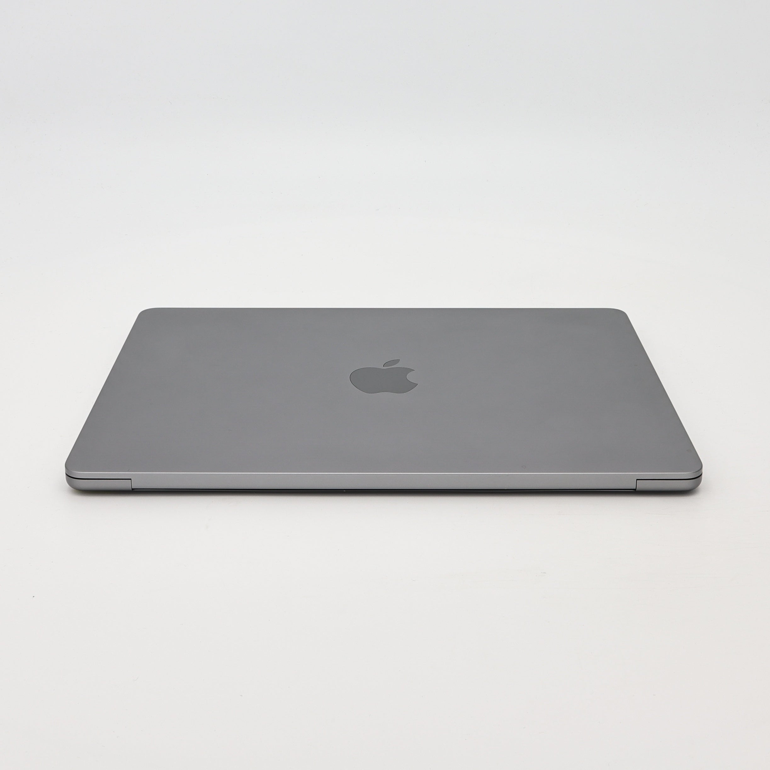95新 Apple MacBook Air 22年 13寸 M2（8+8核） 8G RAM 256G SSD 深空灰色