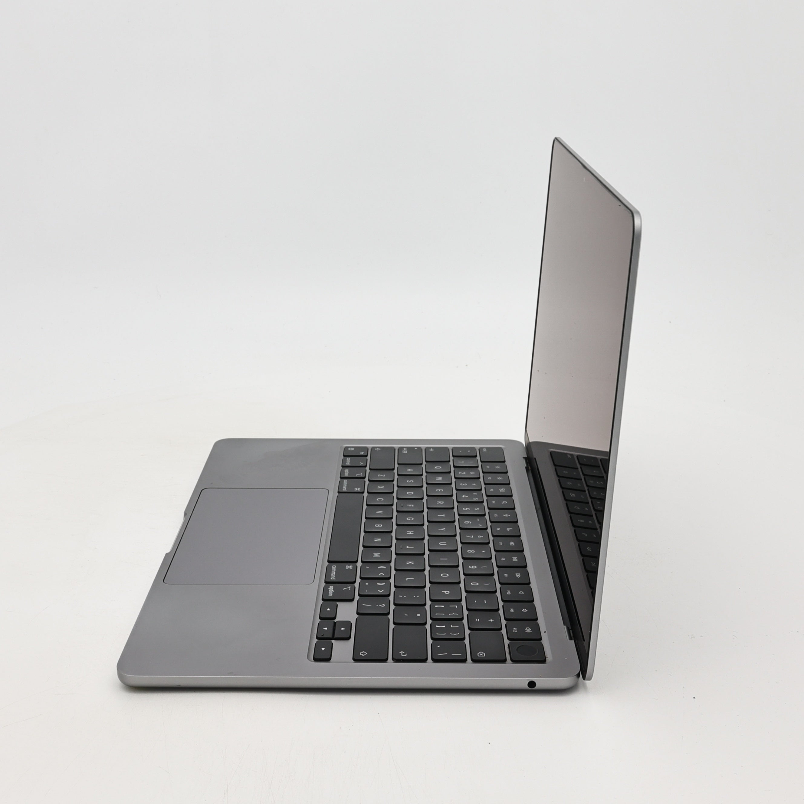 95新 Apple MacBook Air 22年 13寸 M2（8+8核） 8G RAM 256G SSD 深空灰色