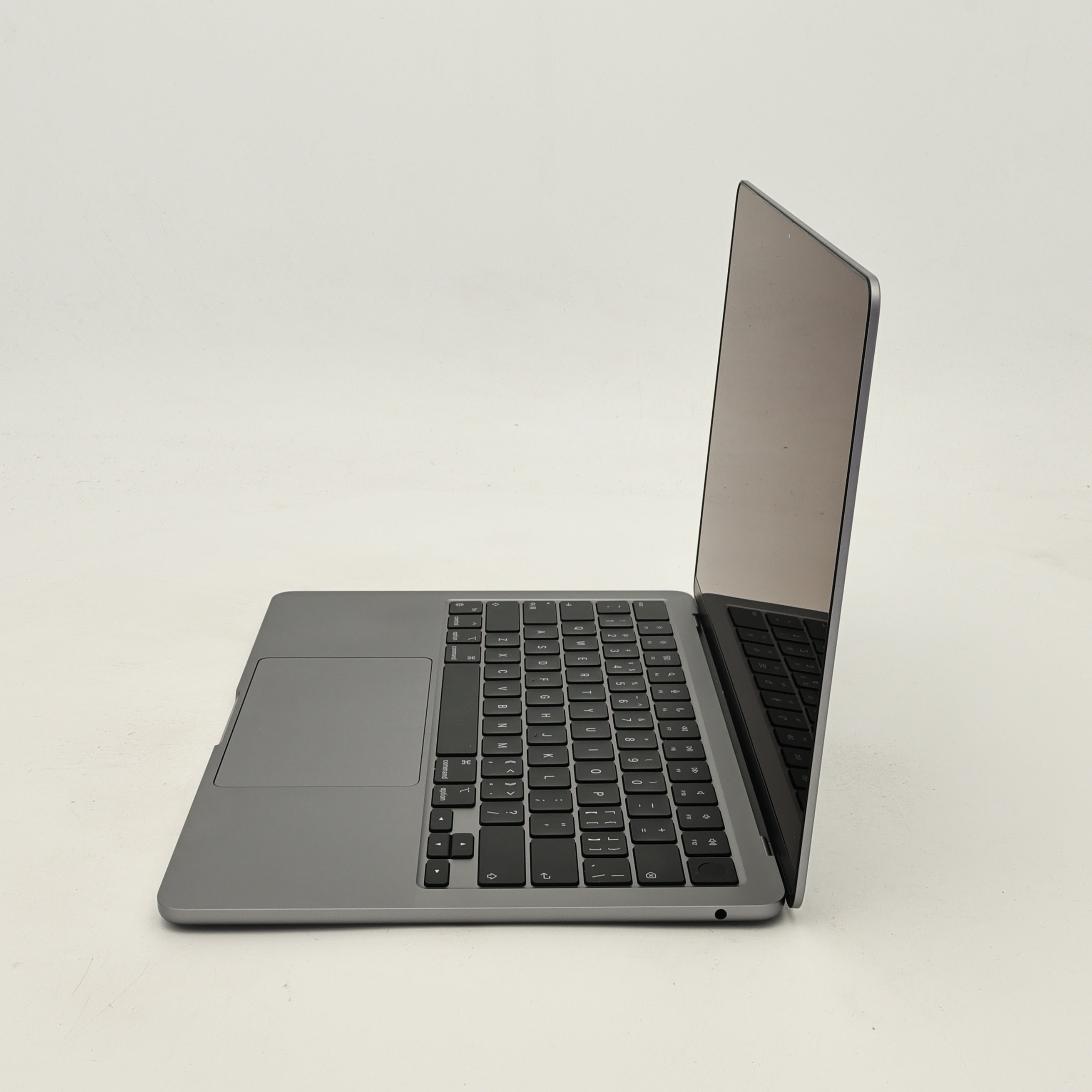 95新 Apple MacBook Air 24年 13寸 M3（8+8核） 8G RAM 256G SSD 深空灰色