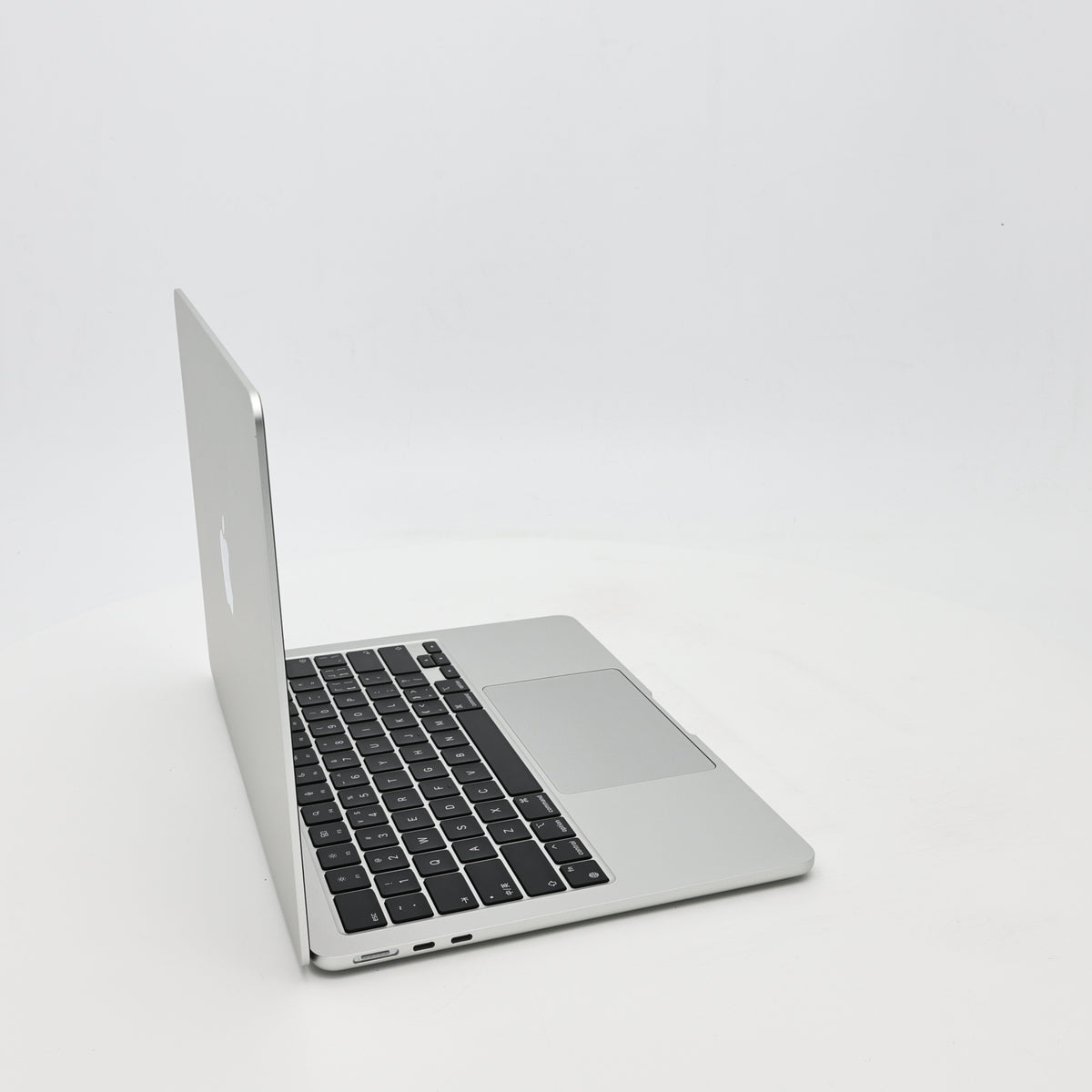 95新 Apple MacBook Air 22年 13寸 M2（8+8核） 8G RAM 512G SSD 銀色