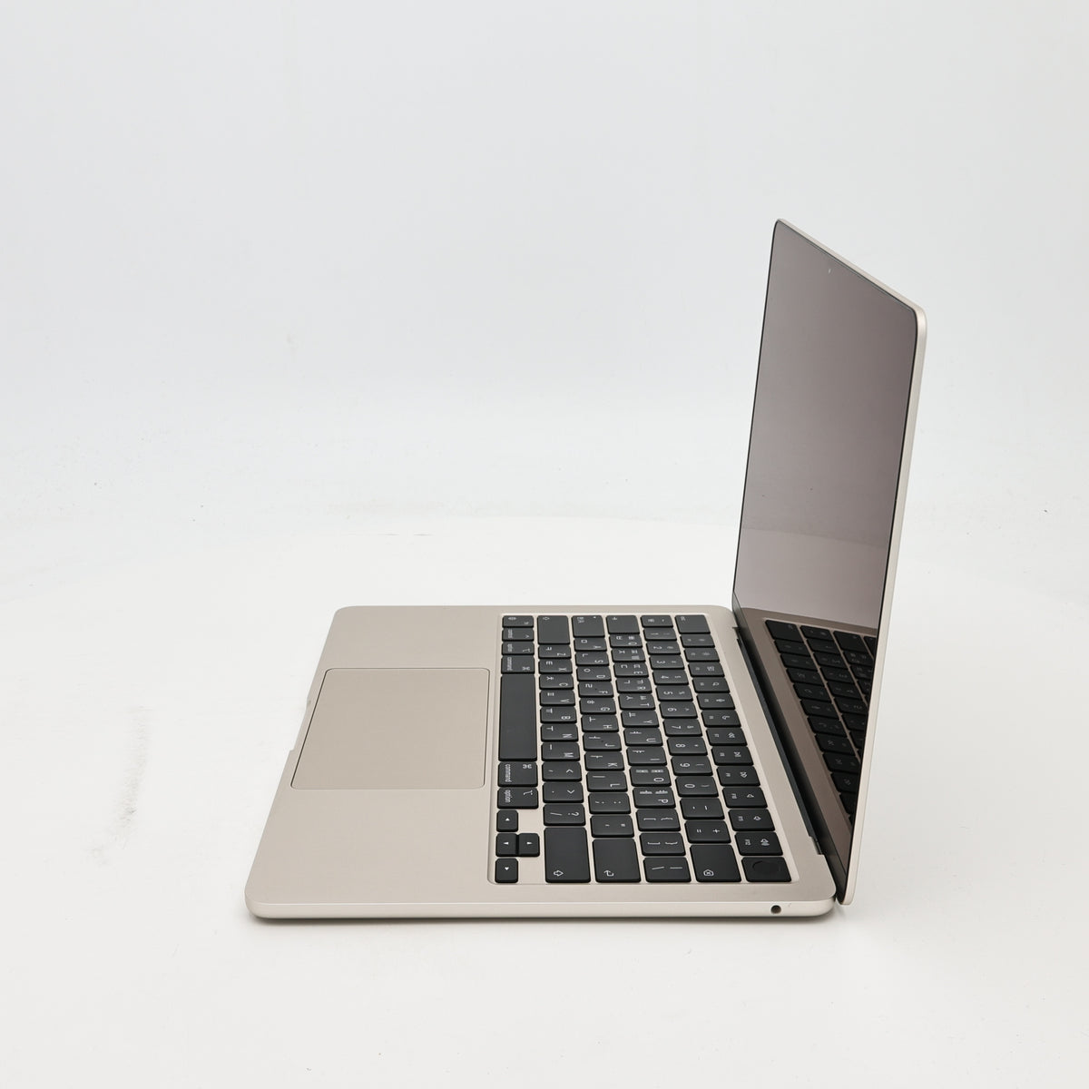 95新 Apple MacBook Air 22年 13寸 M2（8+8核） 16G RAM 256G SSD 星光色