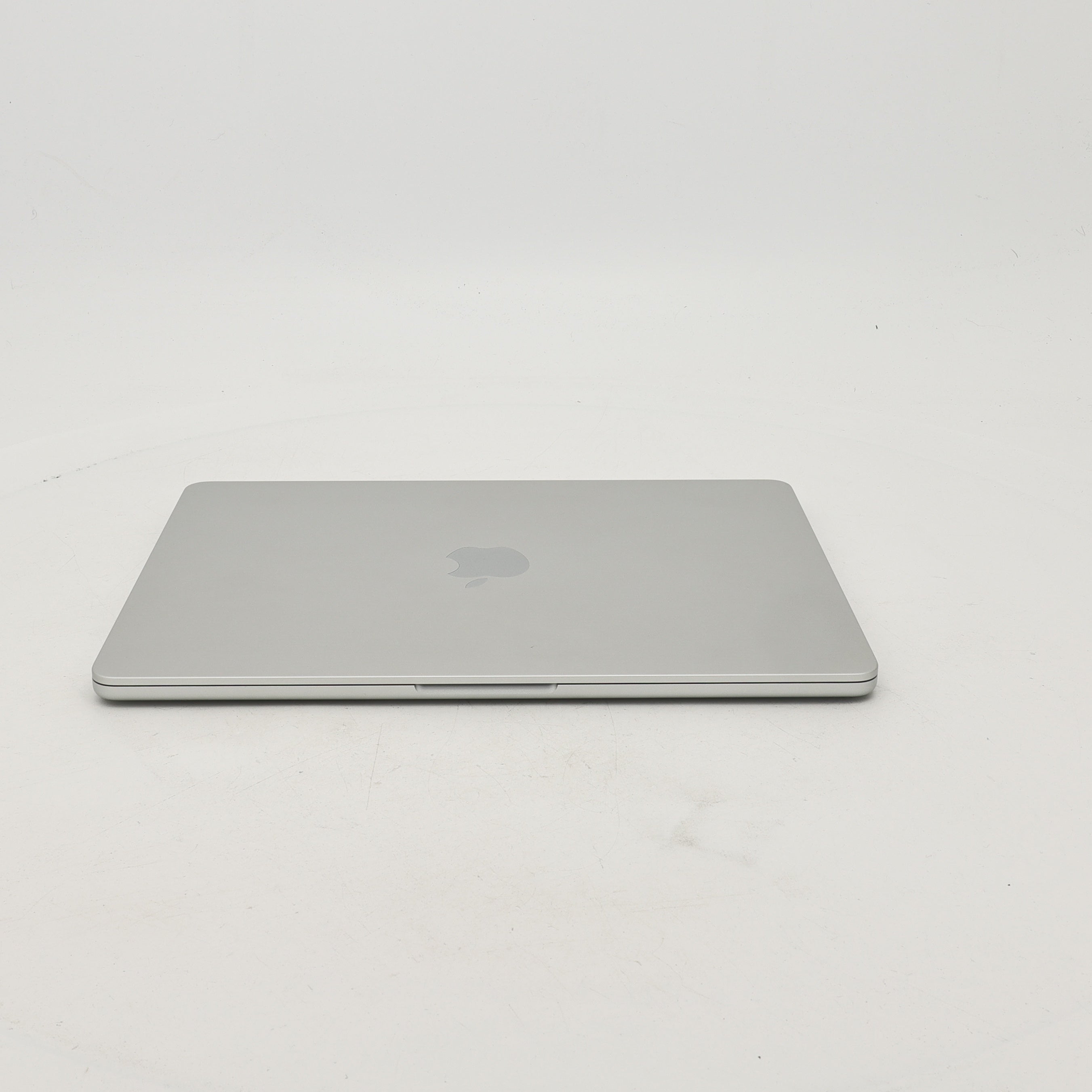 99新 Apple MacBook Air 22年 13寸 M2（8+8核） 16G RAM 256G SSD 銀色