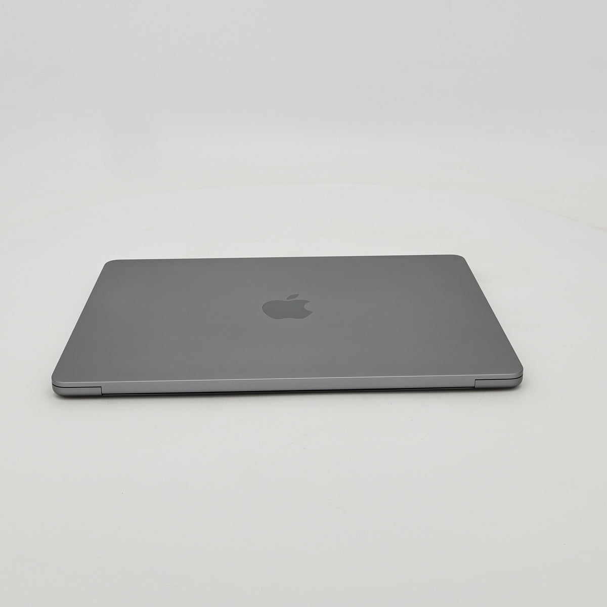 95新 Apple MacBook Air 22年 13寸 M2（8+8核） 8G RAM 256G SSD 深空灰色