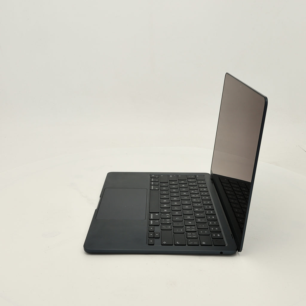 99新 Apple MacBook Air 22年 13寸 M2（8+8核） 8G RAM 256G SSD 深空灰色