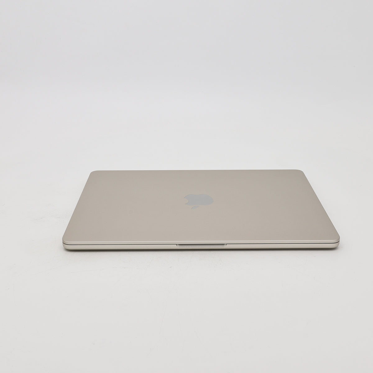 95新 Apple MacBook Air 22年 13寸 M2（8+8核） 8G RAM 256G SSD 星光色