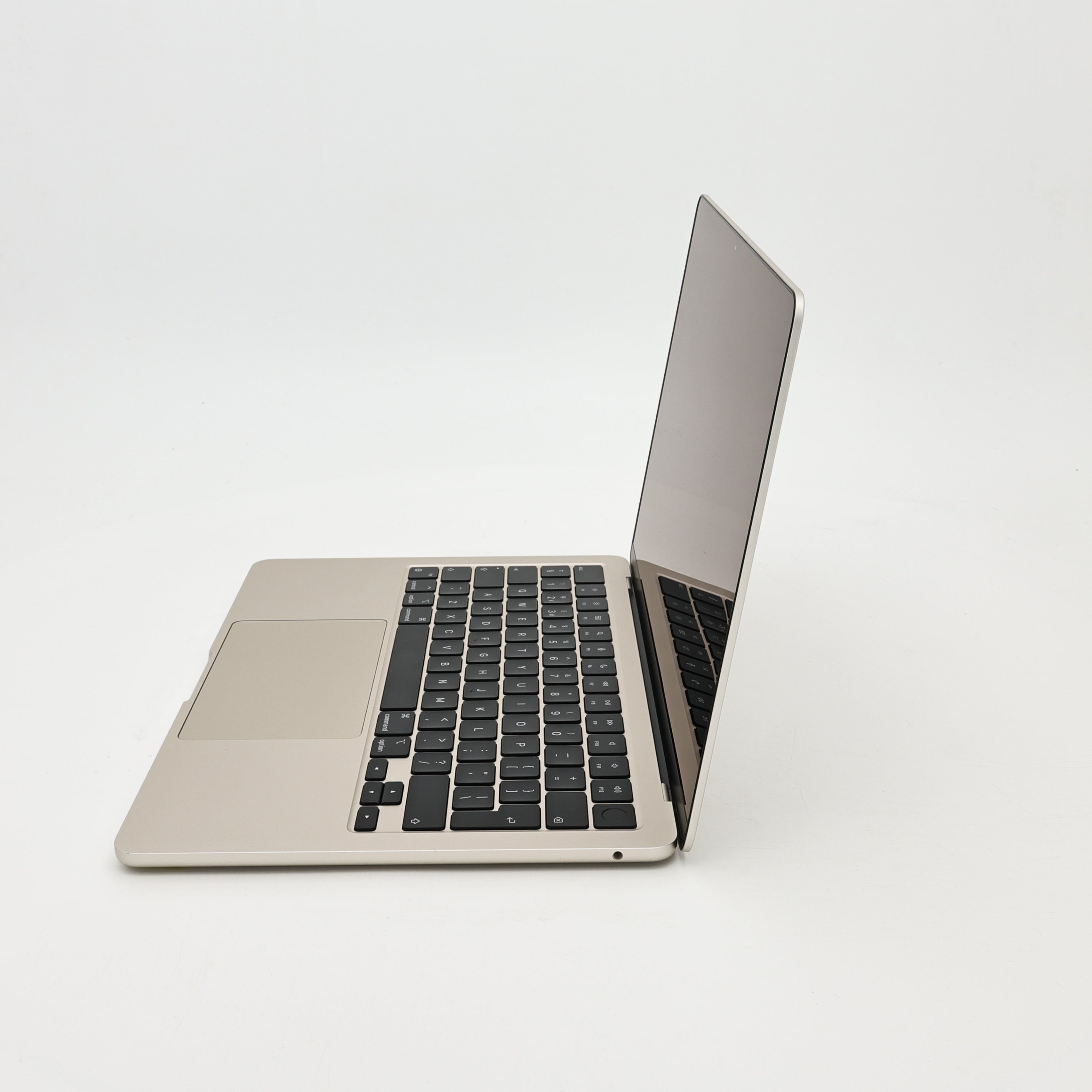 95新 Apple MacBook Air 24年 13寸 M3（8+8核） 8G RAM 256G SSD 星光色